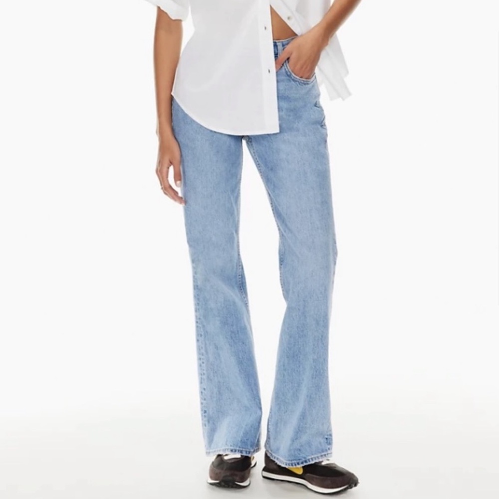 Aritzia / Denim Forum - THE MARIANNE MID RISE LOOSE FLARE